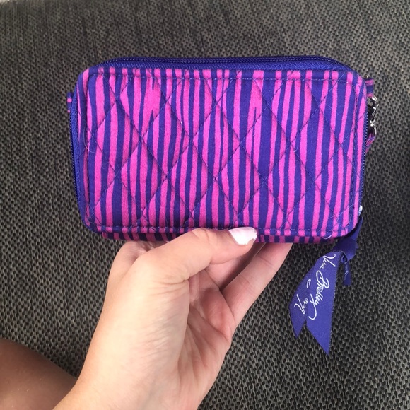 Vera Bradley wristlet/crossbody purse - Picture 3 of 7